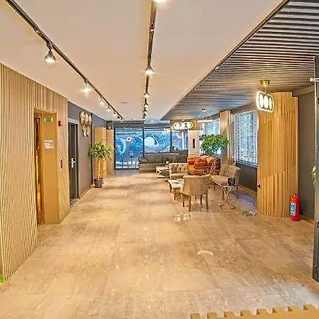 Citimoonlight Hotel 4*